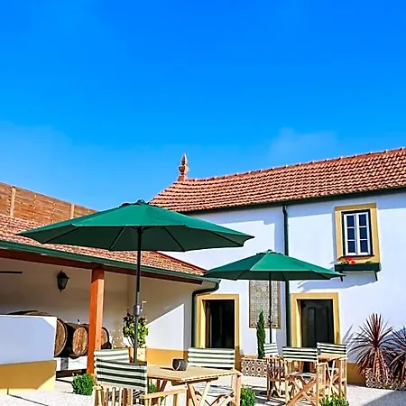 Alojamento de Acomodação e Pequeno-almoço Casa D'oliveira 4*